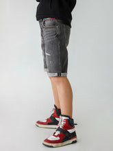 Afbeelding in Gallery-weergave laden, Bermuda Corvin
